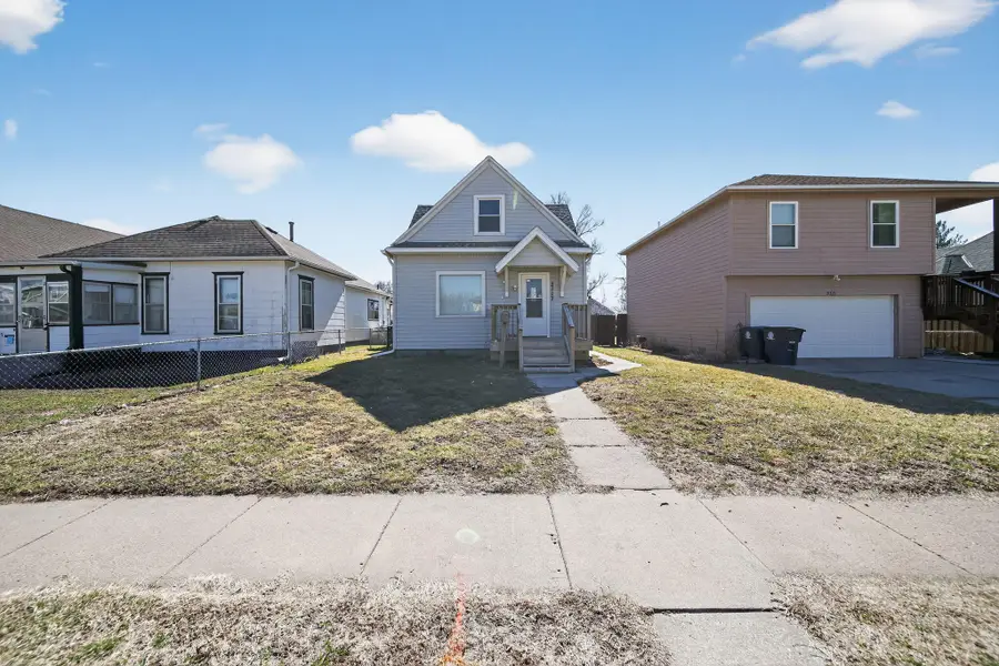 2117 6th Avenue, Council Bluffs, IA 51501 - #2