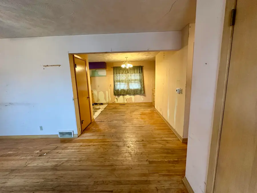 322 N Sierra Drive, Council Bluffs, IA 51503 - #2