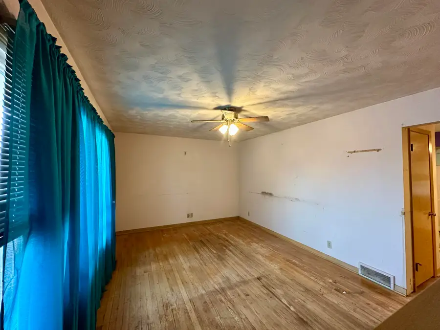 322 N Sierra Drive, Council Bluffs, IA 51503 - #3