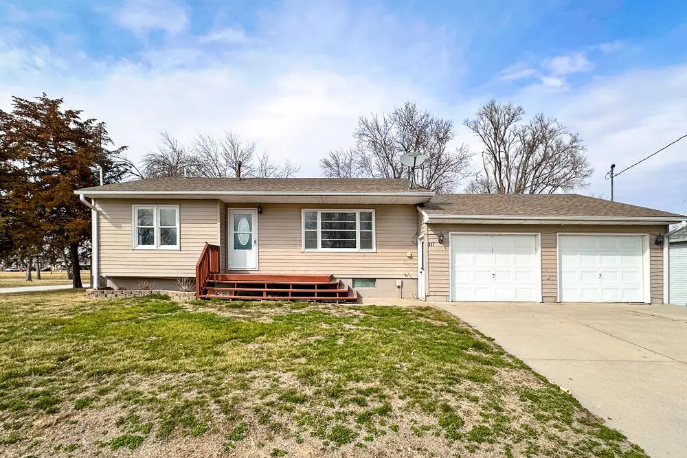 917 W Michigan Street, Missouri Valley, IA 51555 - #1