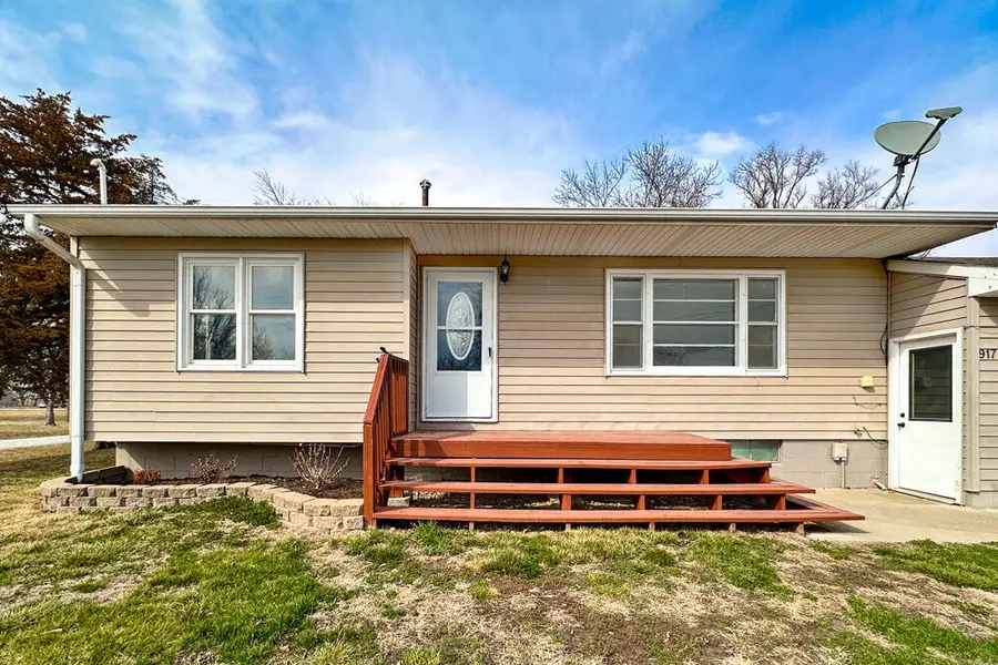 917 W Michigan Street, Missouri Valley, IA 51555 - #2