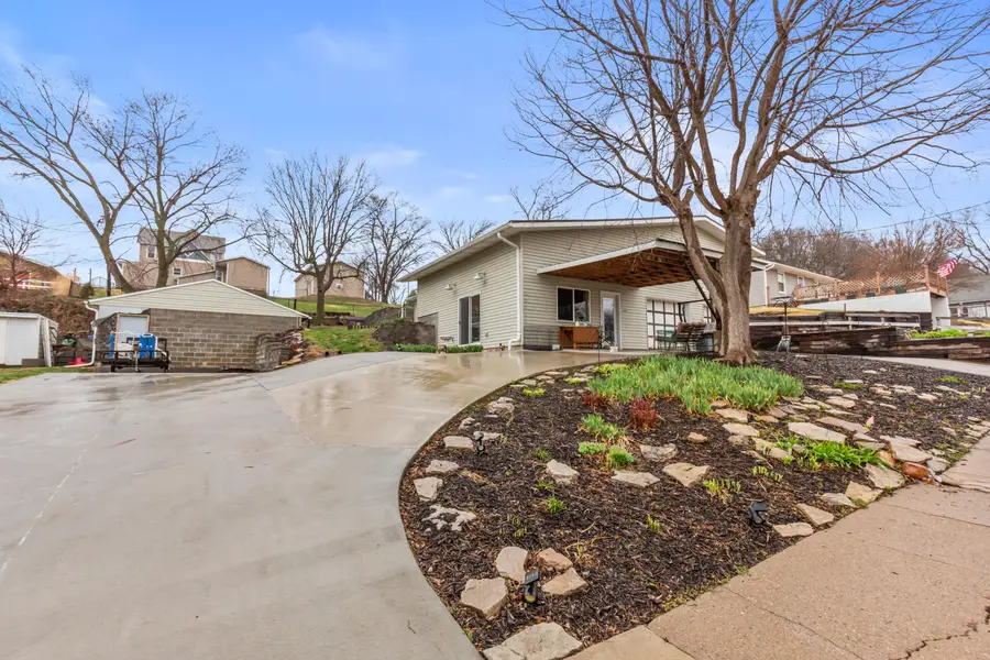 417 N 6th Street, Missouri Valley, IA 51555 - #2