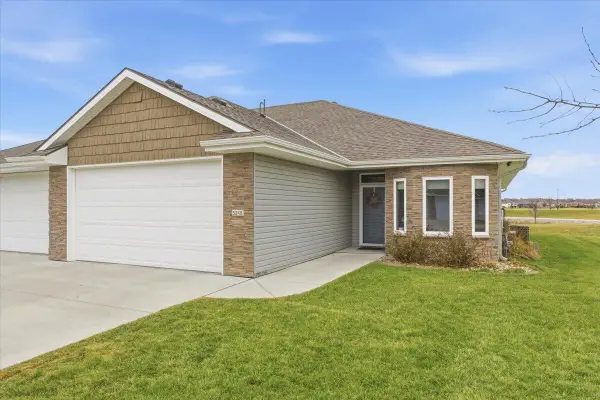 5248 Carriage Road, COUNCIL BLUFFS, IA 51501