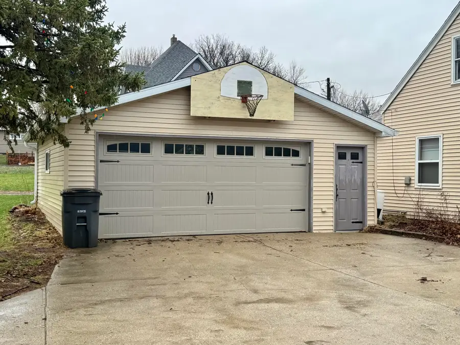 831 Palmer Avenue, Oakland, IA 51560 - #2