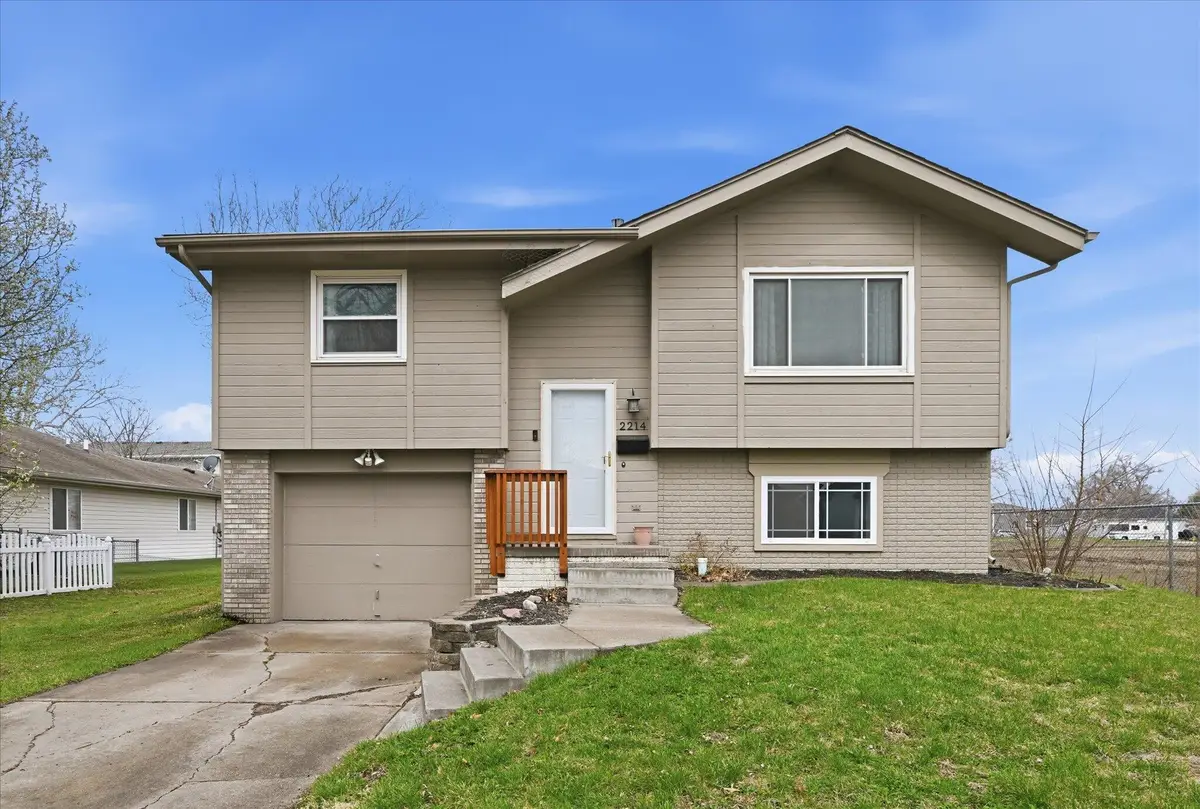 2214 S 8th Street, Council Bluffs, IA 51501 - #1
