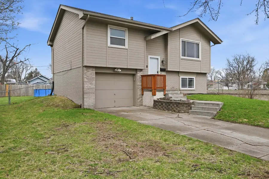 2214 S 8th Street, Council Bluffs, IA 51501 - #3