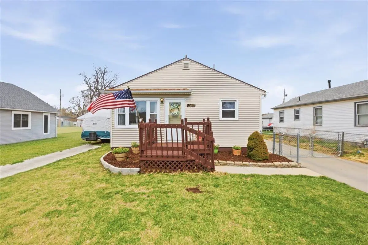 3018 7th Avenue, Council Bluffs, IA 51501 - #1