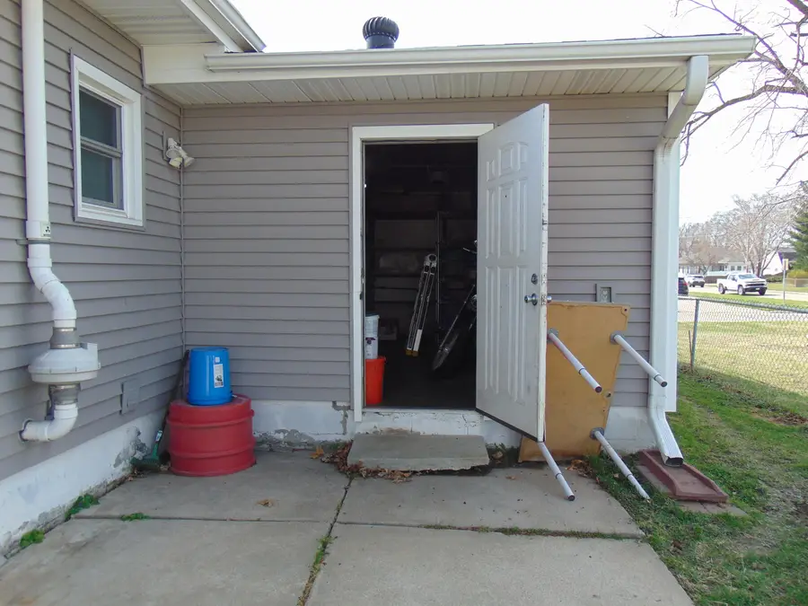 2303 S 12th Street, Council Bluffs, IA 51501 - #2