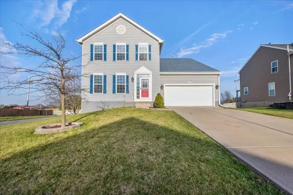2201 S River Rock Drive, PAPILLION, NE 68046
