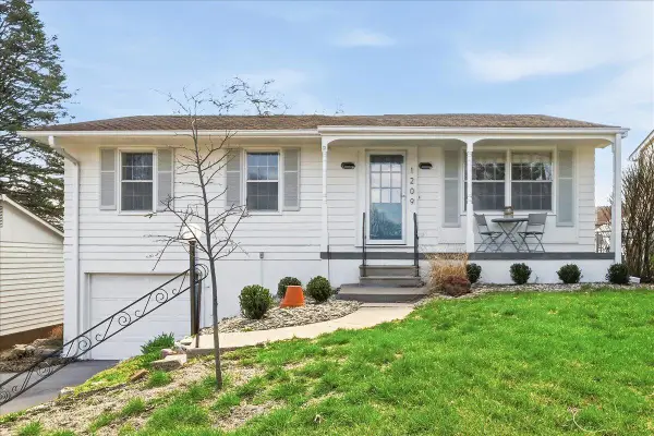 1209 Wedgewood Drive, COUNCIL BLUFFS, IA 51503