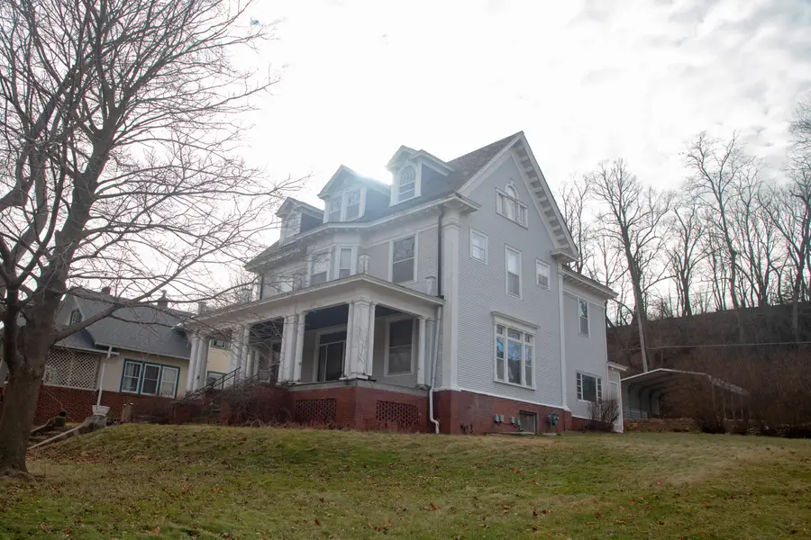 304 Glen Avenue, Council Bluffs, IA 51503 - Image #2