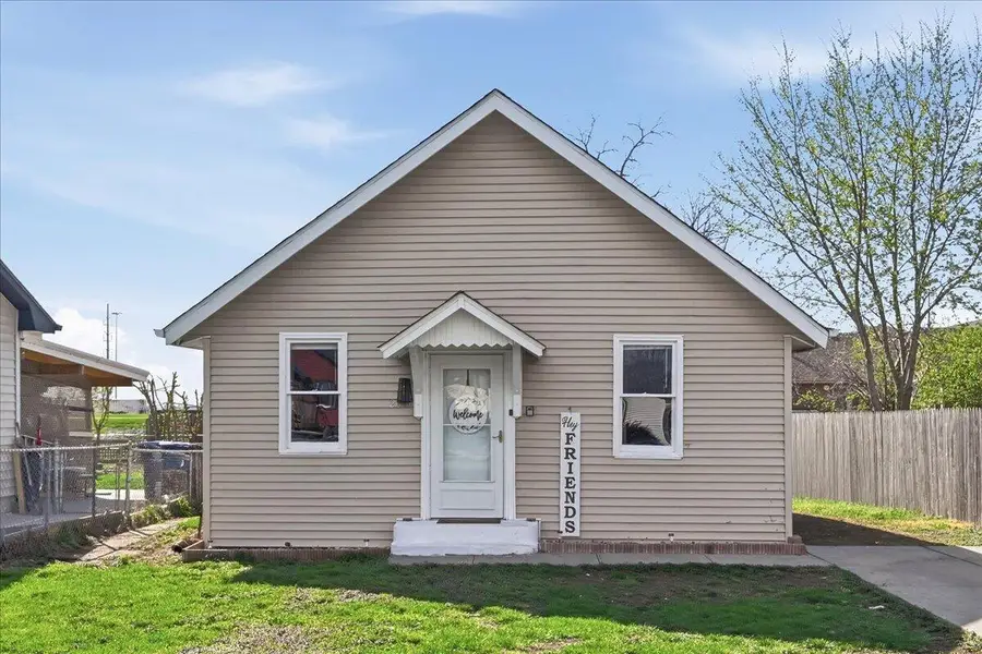 2010 S 13th Street, Council Bluffs, IA 51501 - #2