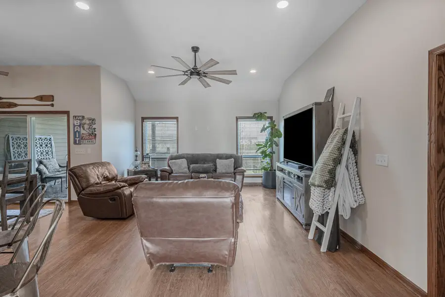 52303 229th Street, Glenwood, IA 51534 - #3