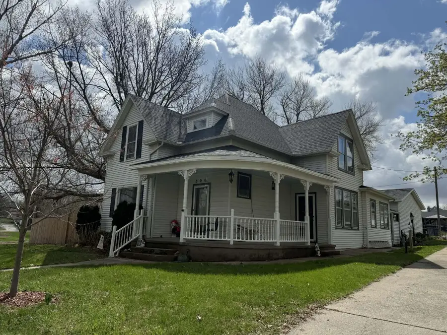 300 W Main Street, Lewis, IA 51544 - #3