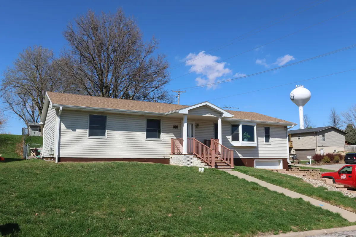 922 S Scenic Drive, Oakland, IA 51560 - #1