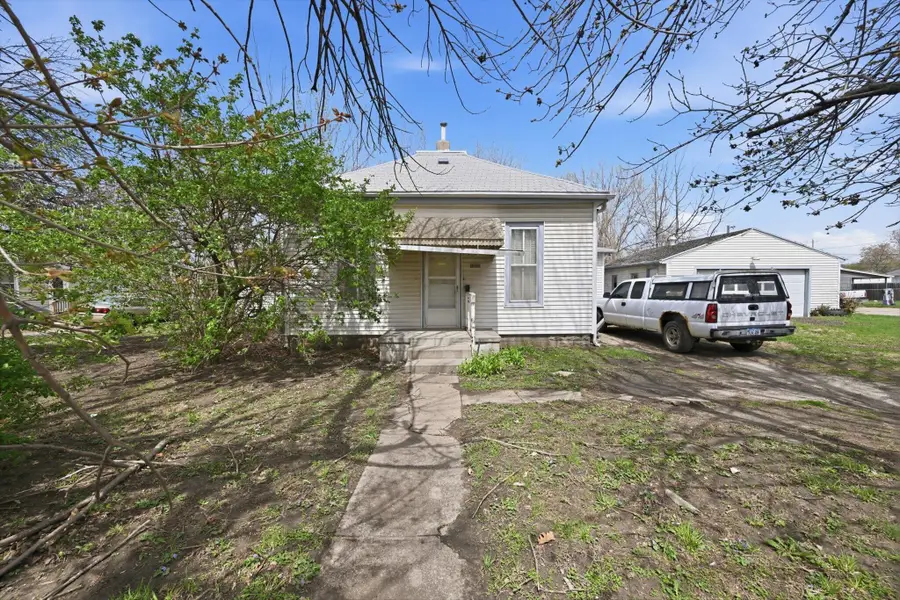 1722 Avenue G, Council Bluffs, IA 51501 - #2