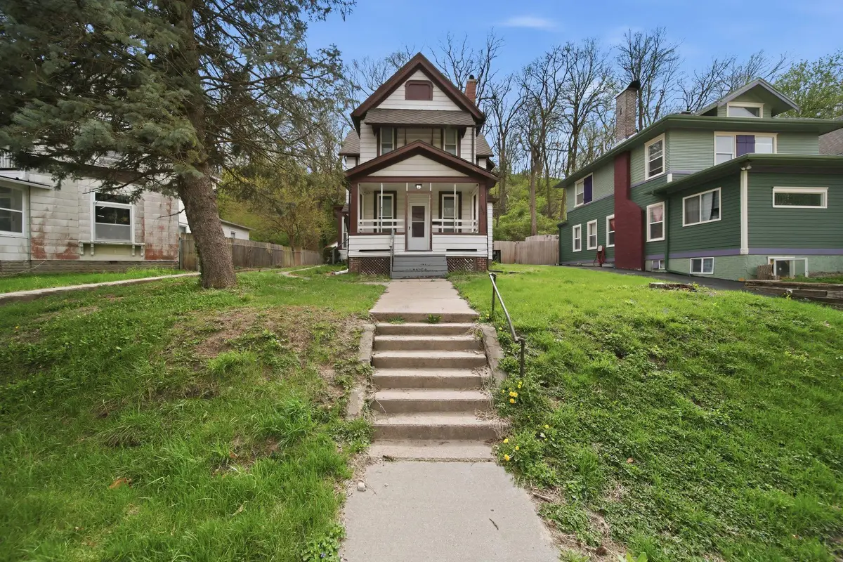 352 Lincoln Avenue, Council Bluffs, IA 51503 - #1