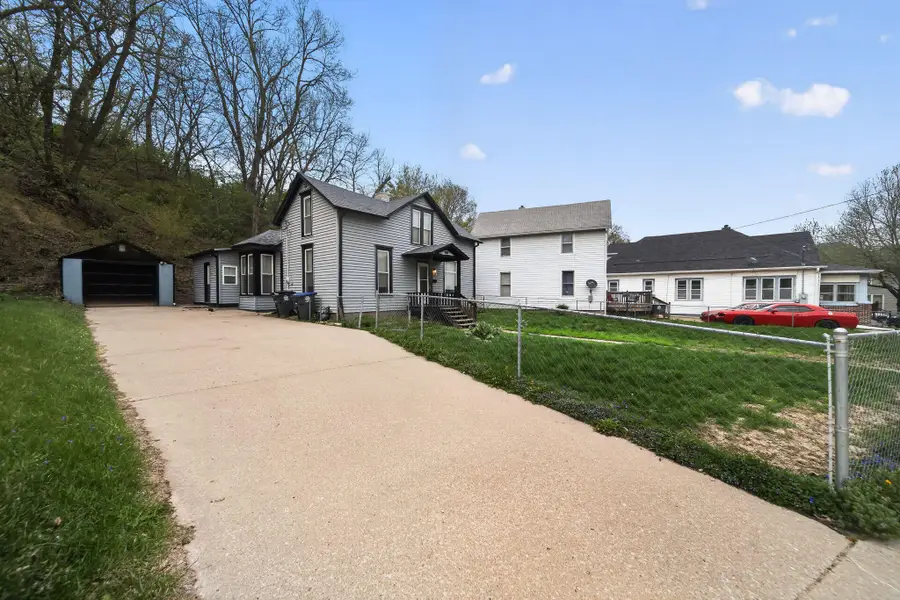 118 E Graham Avenue, Council Bluffs, IA 51503 - #3