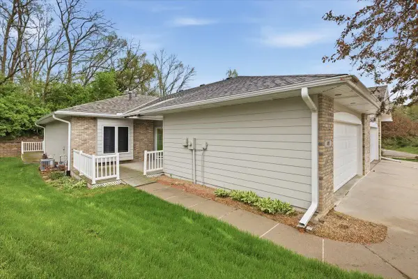 103 Mckenzie Circle, COUNCIL BLUFFS, IA 51503