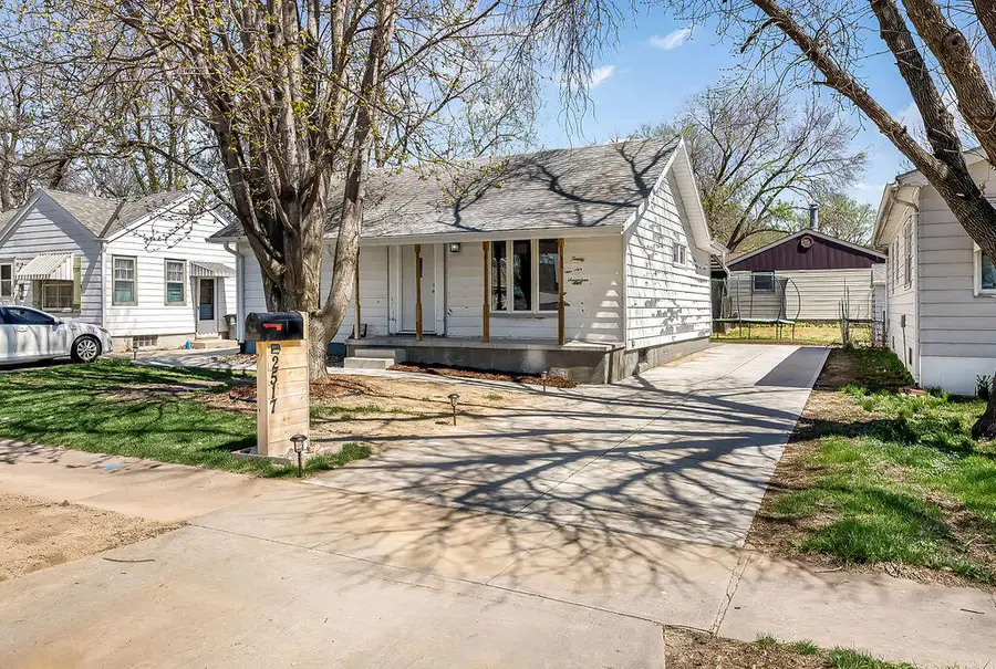 2517 S 7th Street, Council Bluffs, IA 51501 - #2