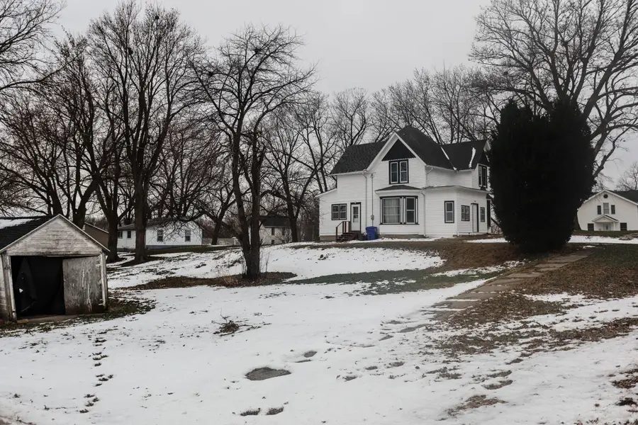 401 Highland Street, Walnut, IA 51577 - #2