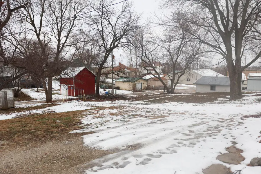 401 Highland Street, Walnut, IA 51577 - #3