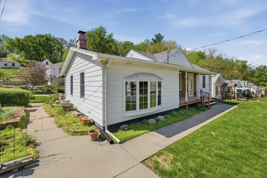 319 E Orchard Avenue, Council Bluffs, IA 51503 - #2