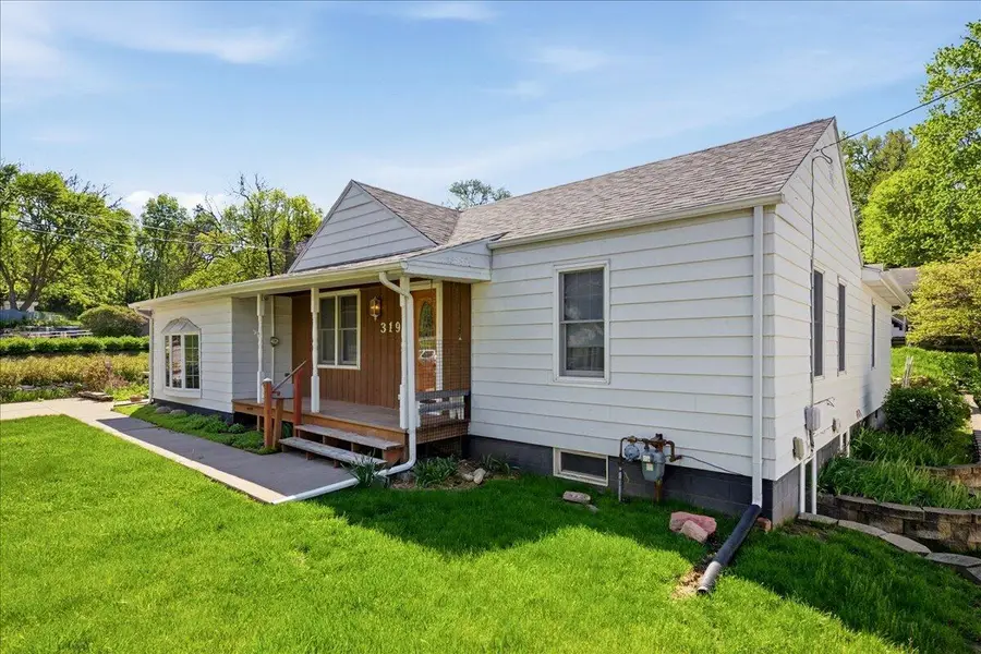 319 E Orchard Avenue, Council Bluffs, IA 51503 - #3