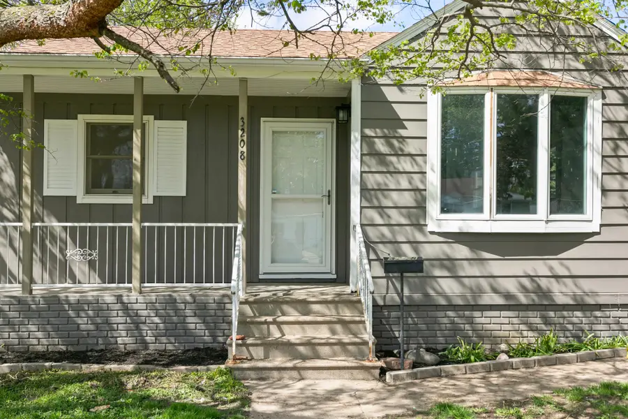3208 8th Avenue, Council Bluffs, IA 51501 - #2