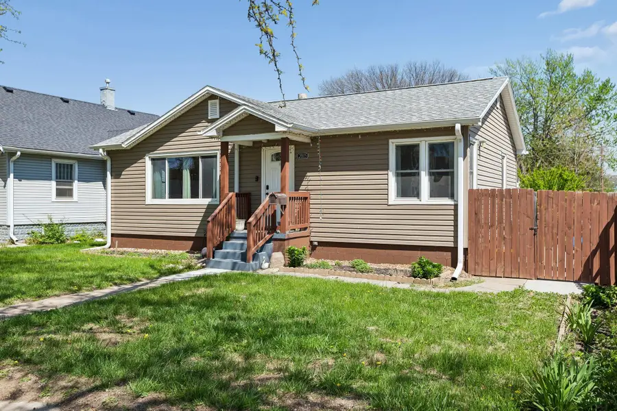2015 S 9th Street, Council Bluffs, IA 51501 - #3