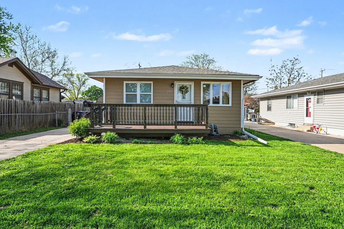 2907 Avenue I, Council Bluffs, IA 51501 - #1