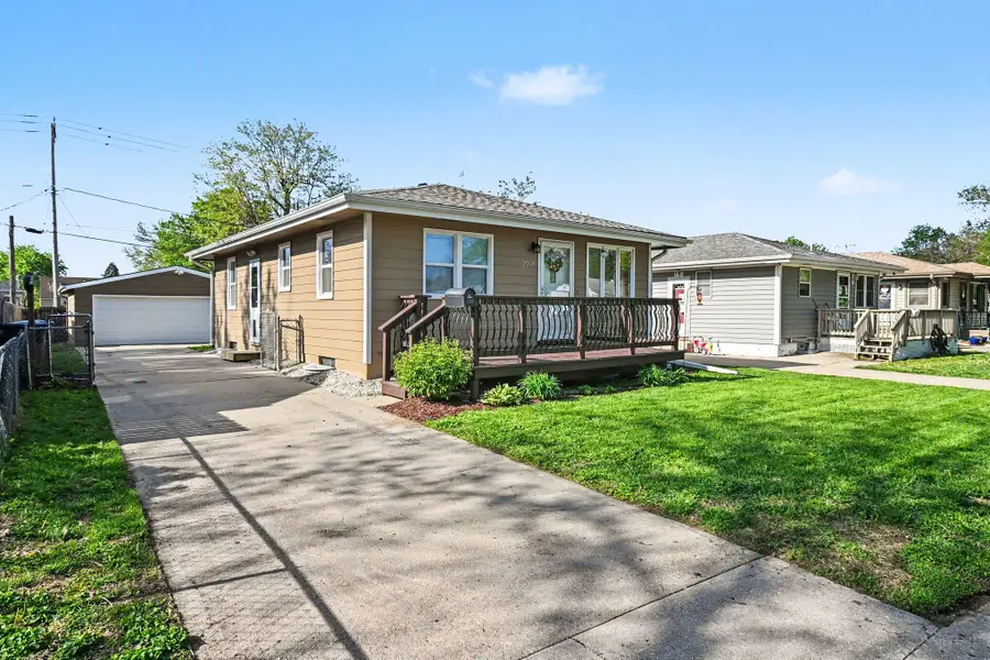 2907 Avenue I, Council Bluffs, IA 51501 - #2
