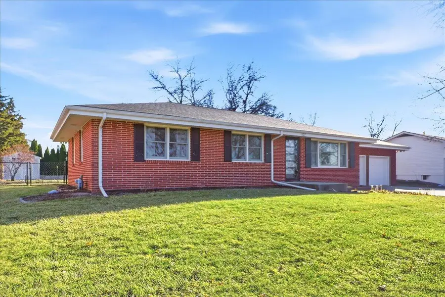 107 Surrey Avenue, Council Bluffs, IA 51503 - Image #2