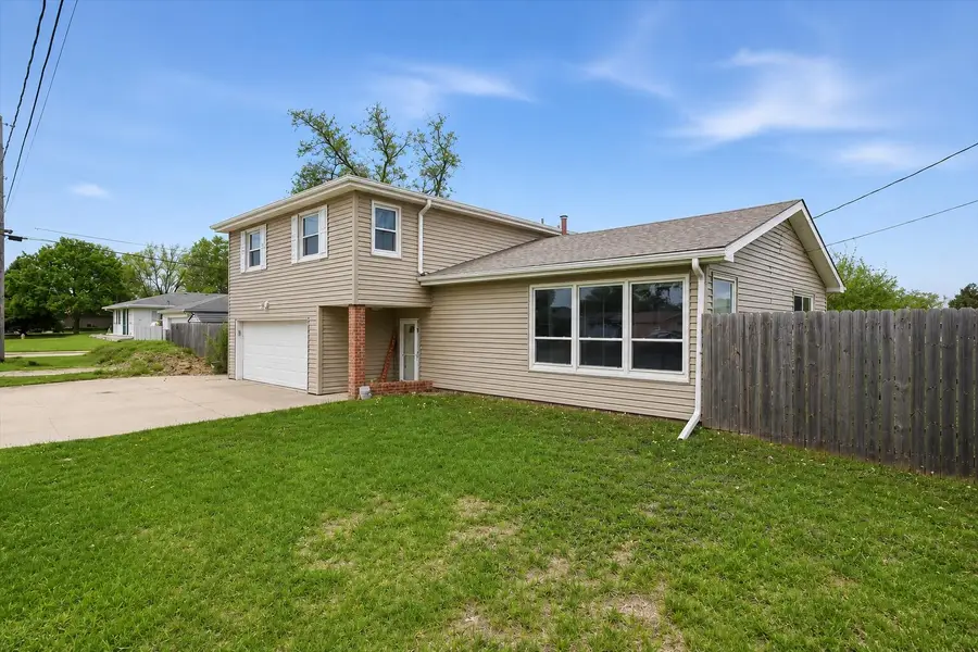 918 N 24th Street, Council Bluffs, IA 51501 - #2