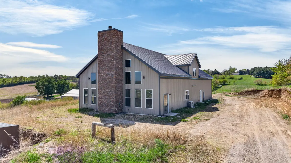 55282 237th Street, Glenwood, IA 51534 - #1