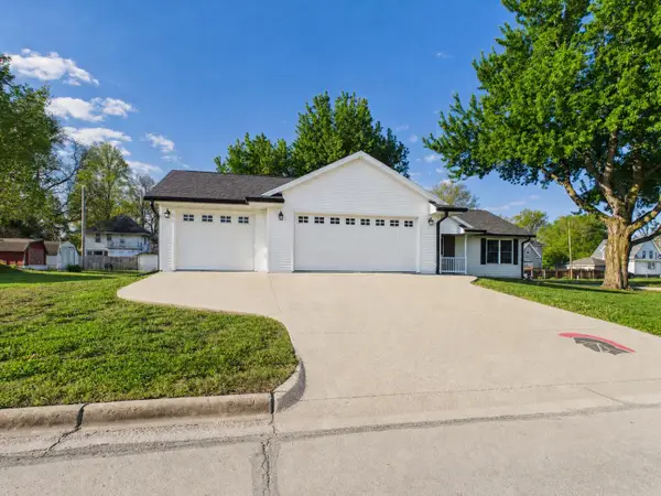 802 Iowa Avenue, ESSEX, IA 51638