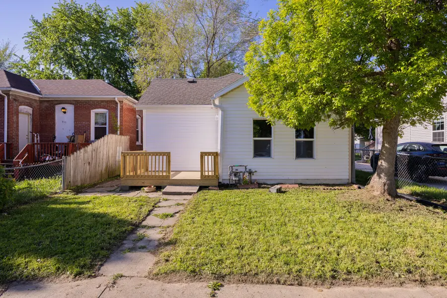 919 Avenue C, Council Bluffs, IA 51503 - #2