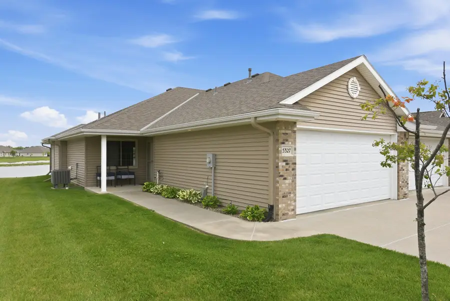 5327 Hardings Landing Road, Council Bluffs, IA 51501 - #2