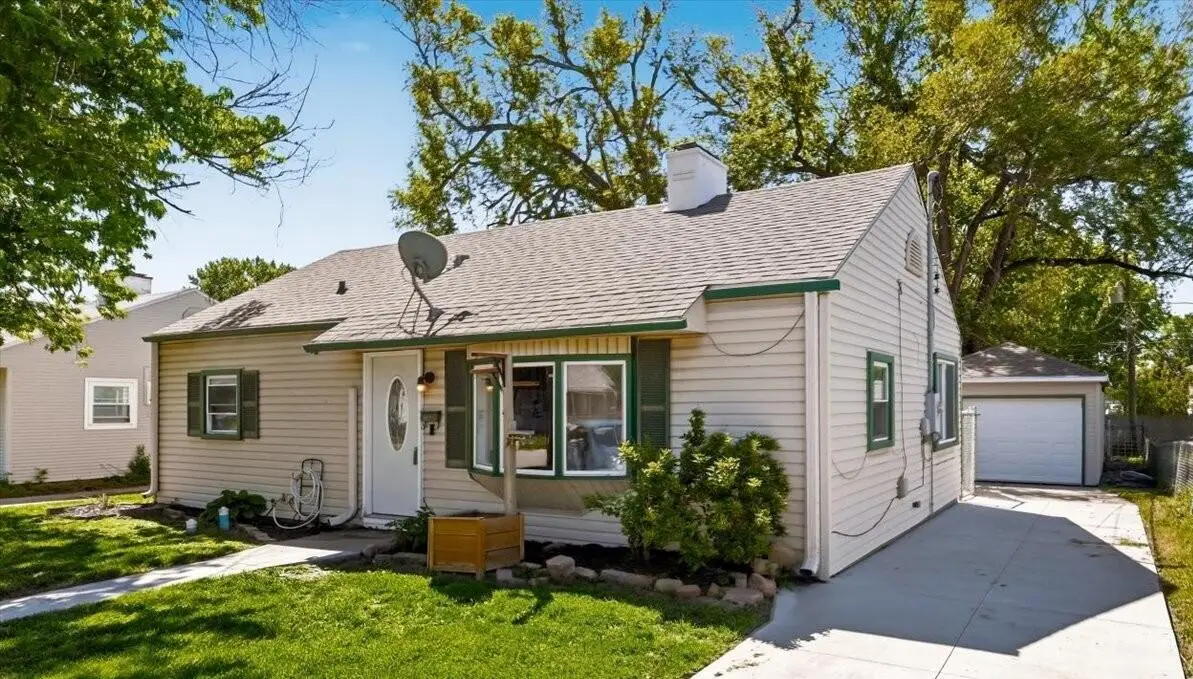2741 Avenue G, Council Bluffs, IA 51501 - #1