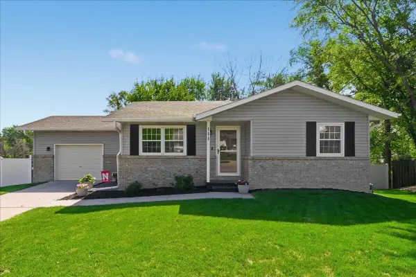 111 Shamrock Circle, GLENWOOD, IA 51534
