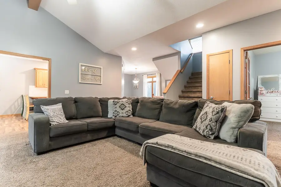 56274 Grande Oak Lane, Glenwood, IA 51534 - Image #3