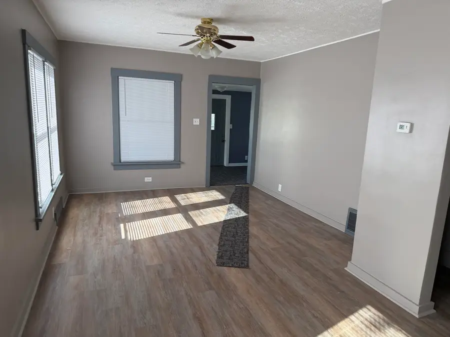 2135 4th Avenue, Council Bluffs, IA 51501 - #2