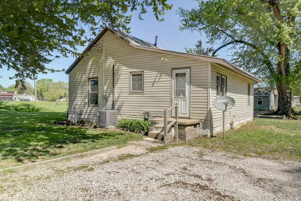 811 S Locust Street, Glenwood, IA 51534 - #1