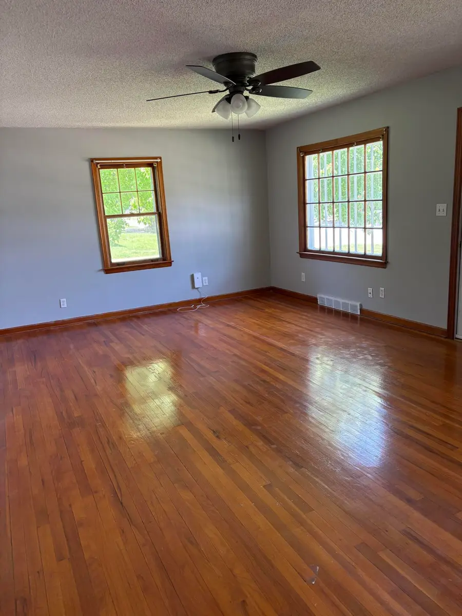 2435 4th Avenue, Council Bluffs, IA 51501 - #2