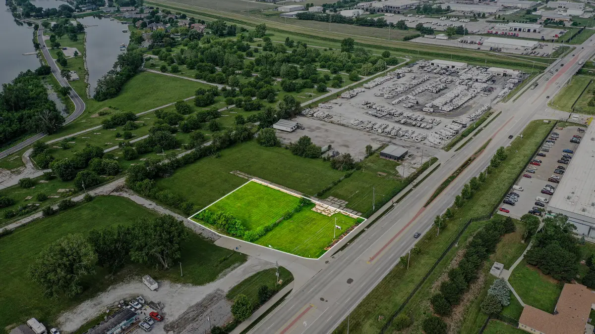 1301 Veterans Memorial, Council Bluffs, IA 51501 - #1
