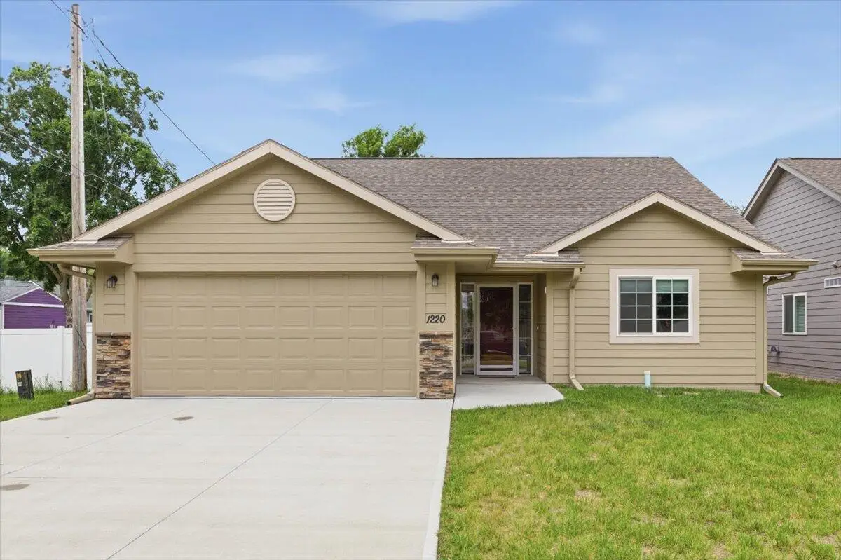 1220 N 29th Street, Council Bluffs, IA 51501 - #1