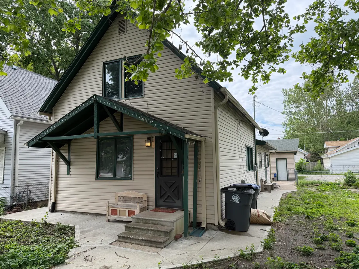 2011 Avenue D, Council Bluffs, IA 51501 - #1