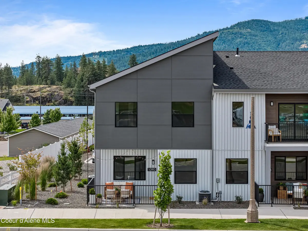 1090 E 4th AVE, Post Falls, ID 83854 - #1