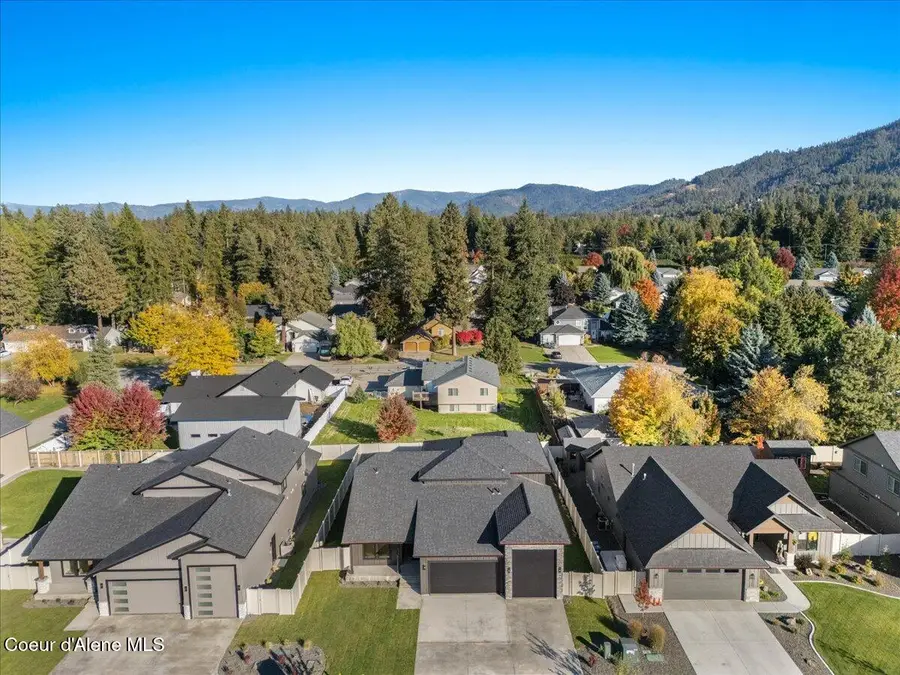 9345 N Secretariat Ln, Hayden, ID 83835 - #3