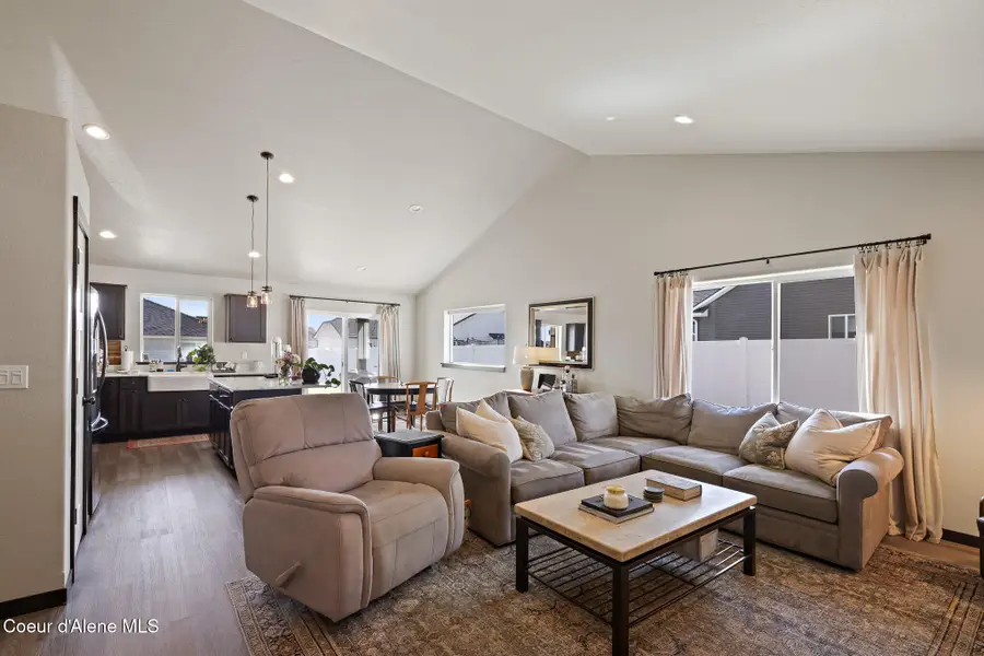 5748 W THEISMANN RD, Rathdrum, ID 83858 - Image #2